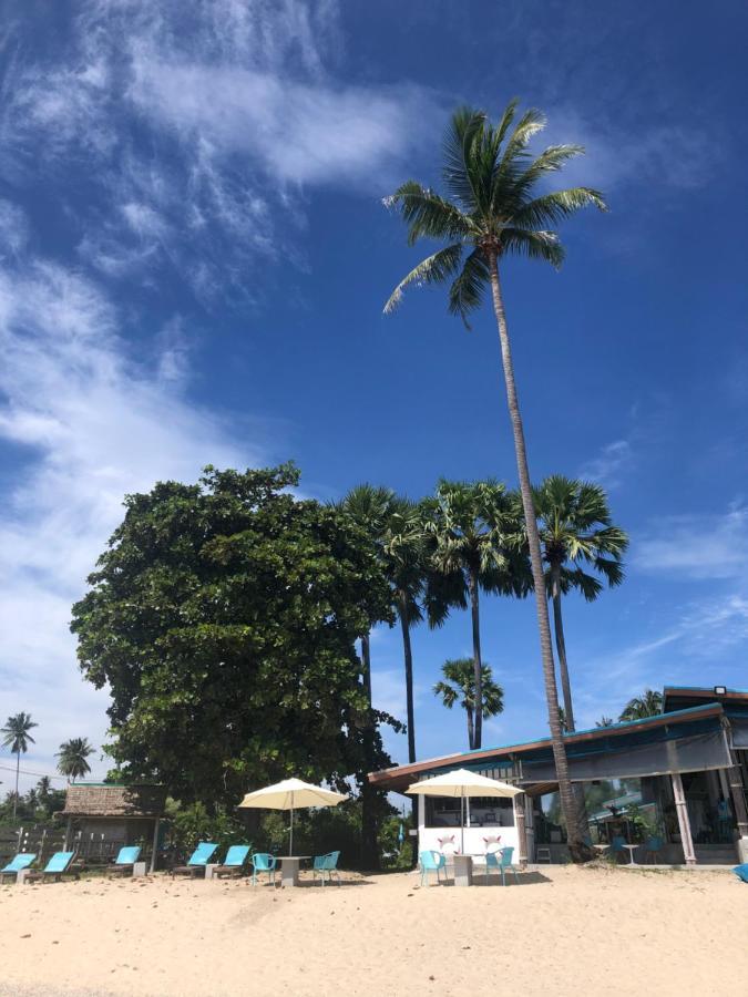 Le Petit Saint Tropez Hotel Khanom Eksteriør billede