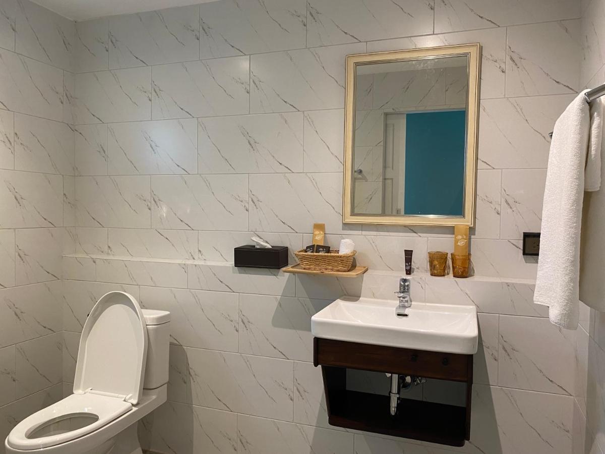 Le Petit Saint Tropez Hotel Khanom Eksteriør billede