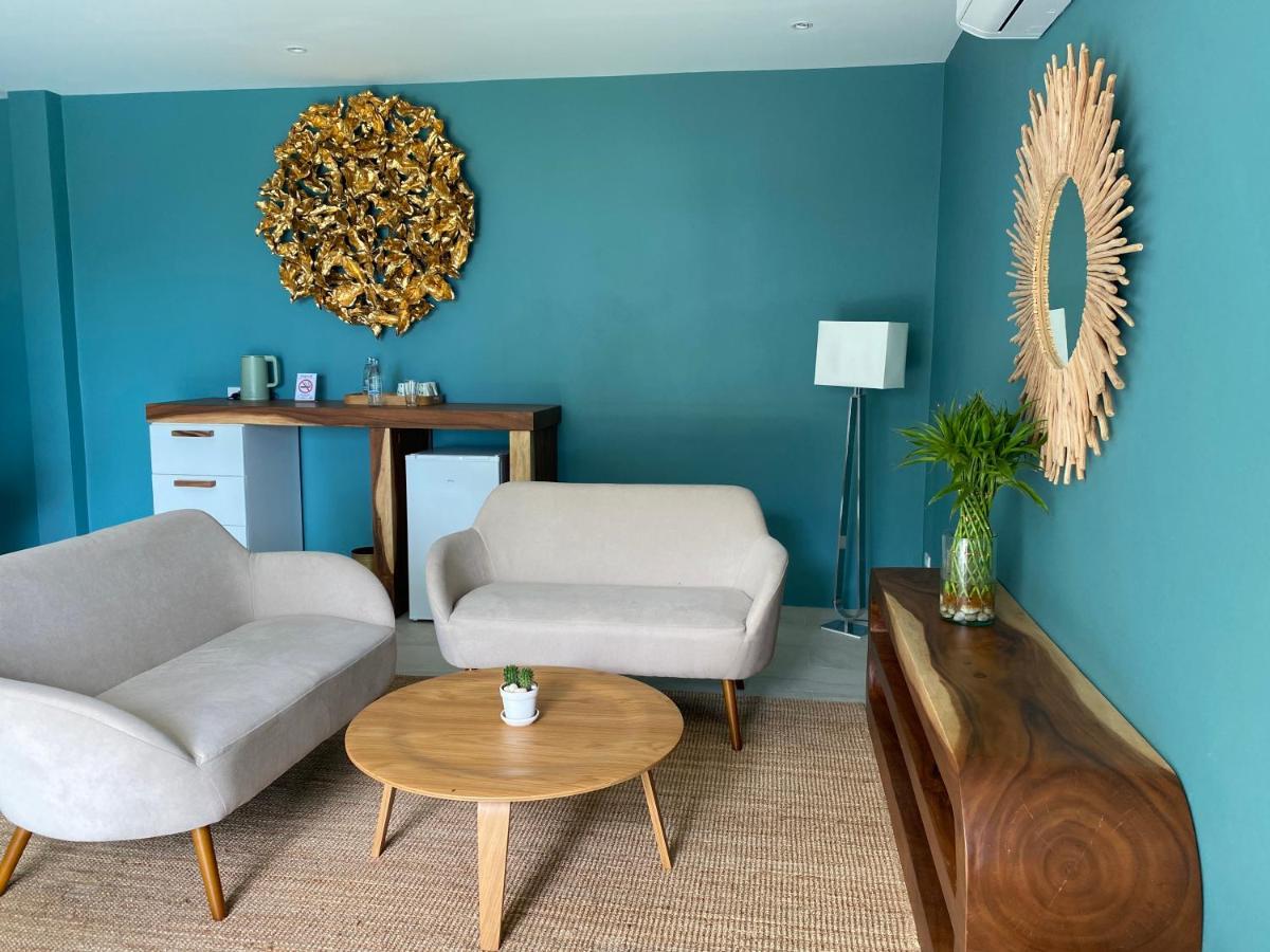 Le Petit Saint Tropez Hotel Khanom Eksteriør billede