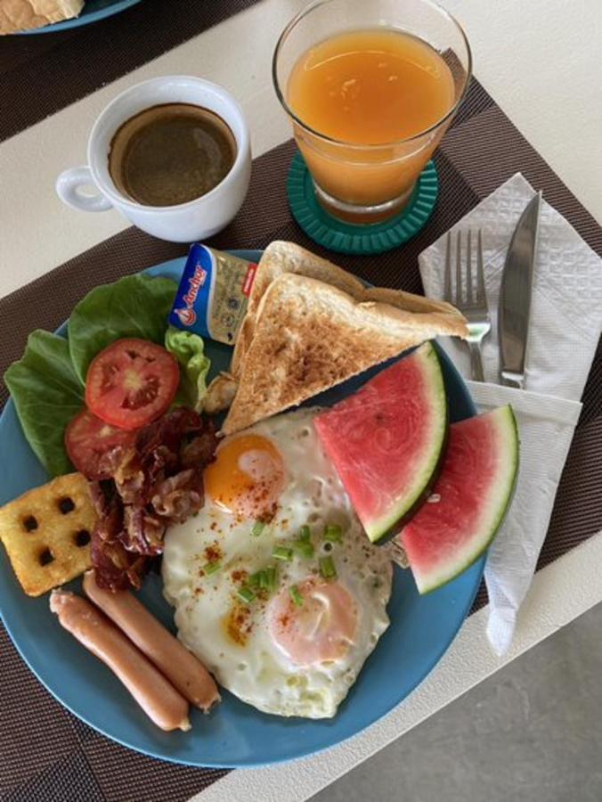 Le Petit Saint Tropez Hotel Khanom Eksteriør billede