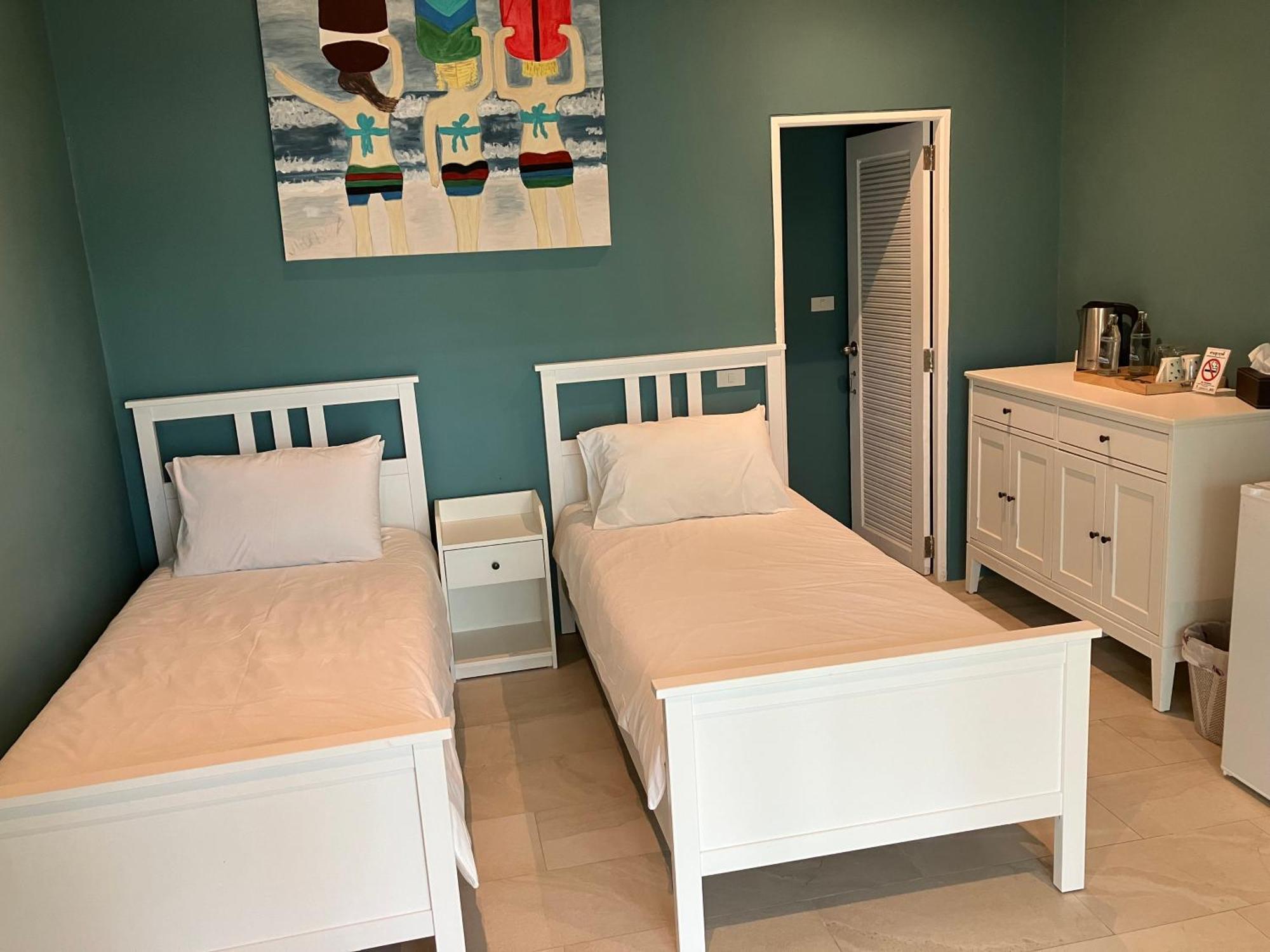 Le Petit Saint Tropez Hotel Khanom Eksteriør billede